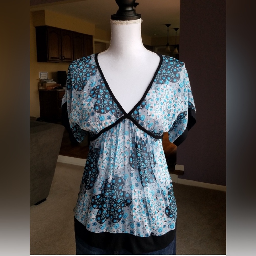 PARANOIA Floral Tie front Kimono Blouse from Greece